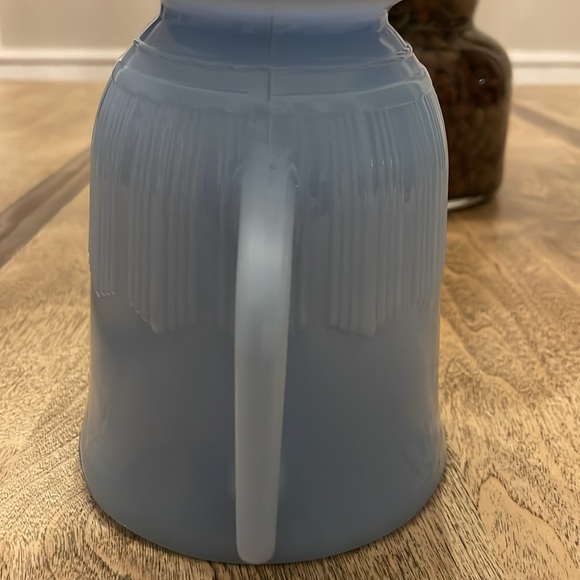 Vintage 2 piece Pyrex Delphite pitcher and sugar dish set - Picture 8 of 16